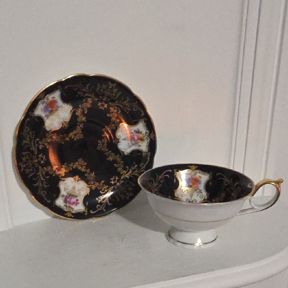 Vintage Royal Bayreuth Bavaria Germany Small Tea cup & Saucer
